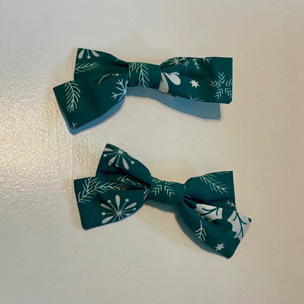 Eleanor Rose Alpine Green Holly Mindy Bow